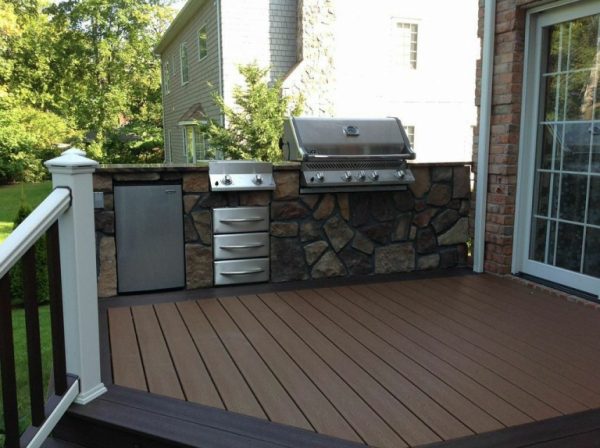 Outdoor Kitchen with Ronda insulated drawers