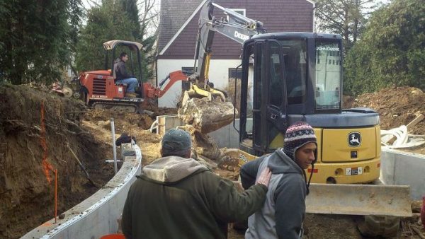 Small Yard Pool Construction (Huntington/NY):